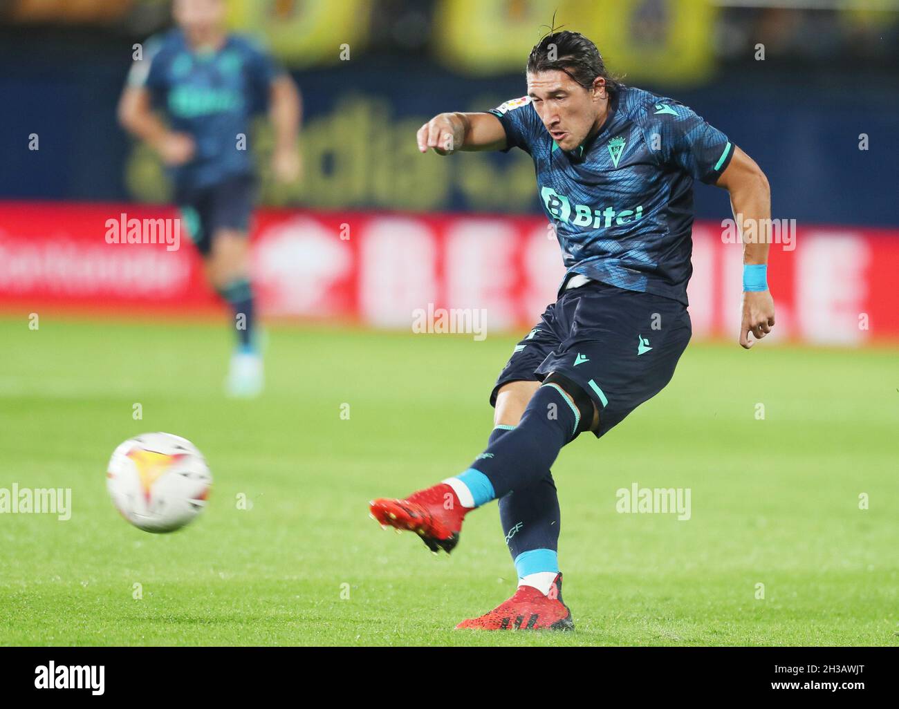 Valencia, Spanien, 26. Oktober 2021, Alfonso Espino aus Cadiz während des spanischen Fußballspiels La Liga zwischen Villareal CF und Cadiz CF am 26. Oktober 2021 im Ceramica Stadium in Valencia, Spanien - Foto: Ivan Terron/DPPI/LiveMedia Stockfoto