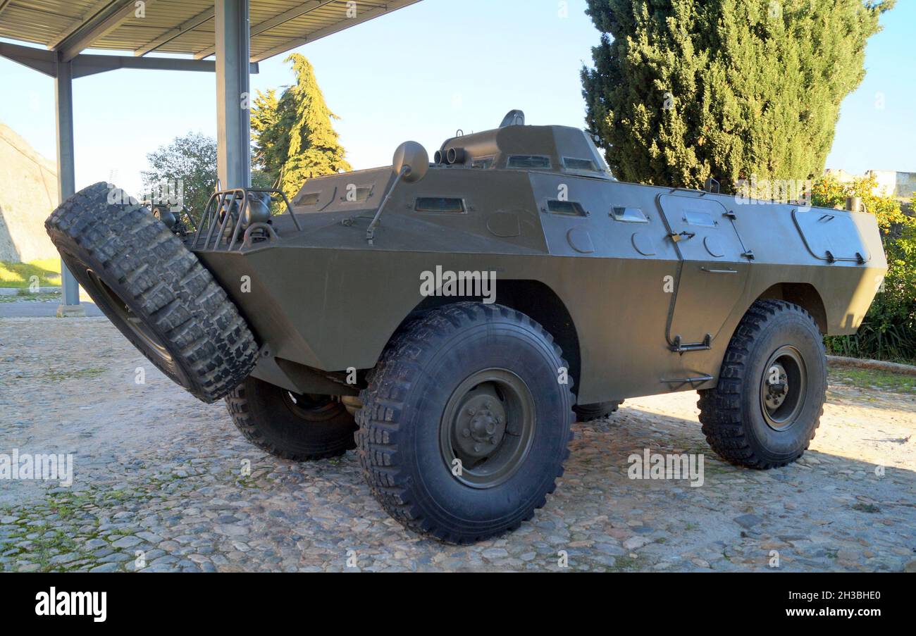 Gepanzertes BRAVIA-Chaimit-Fahrzeug auf der Ausstellung im Militärmuseum von Elvas, Portugal Stockfoto
