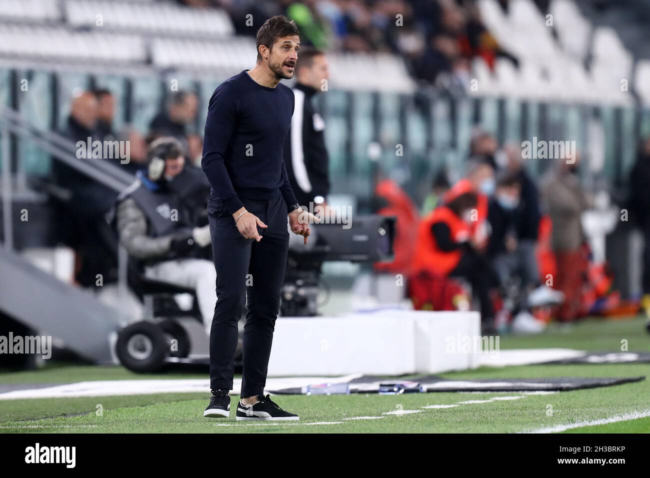 Alessio Dionisi, Cheftrainer von uns Sassuolo, schaut während des Serie-A-Spiels zwischen Juventus FC und uns Sassuolo am 27. Oktober 2021 im Allianz-Stadion in Turin, Italien, nach. Stockfoto