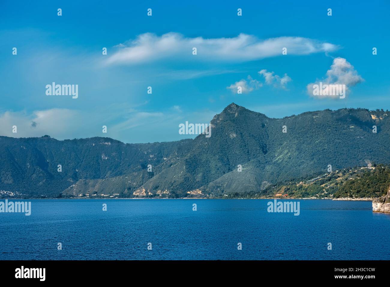 Blick auf Rostra Maya (indische Nase), Lake Atitlan, Guatemala Stockfoto