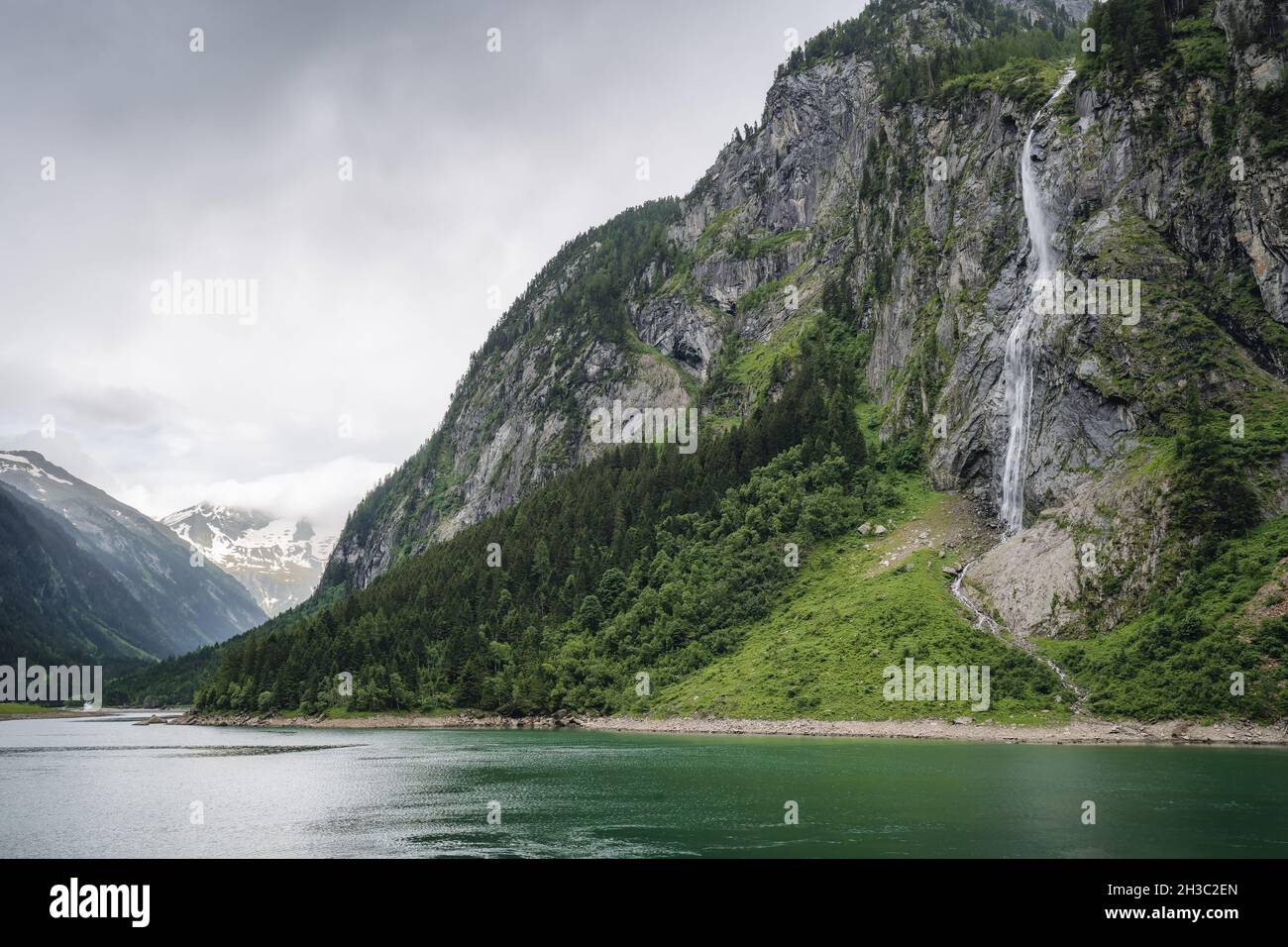 Stillup See und alpine Wasserfälle Österreich, Tirol Stockfoto