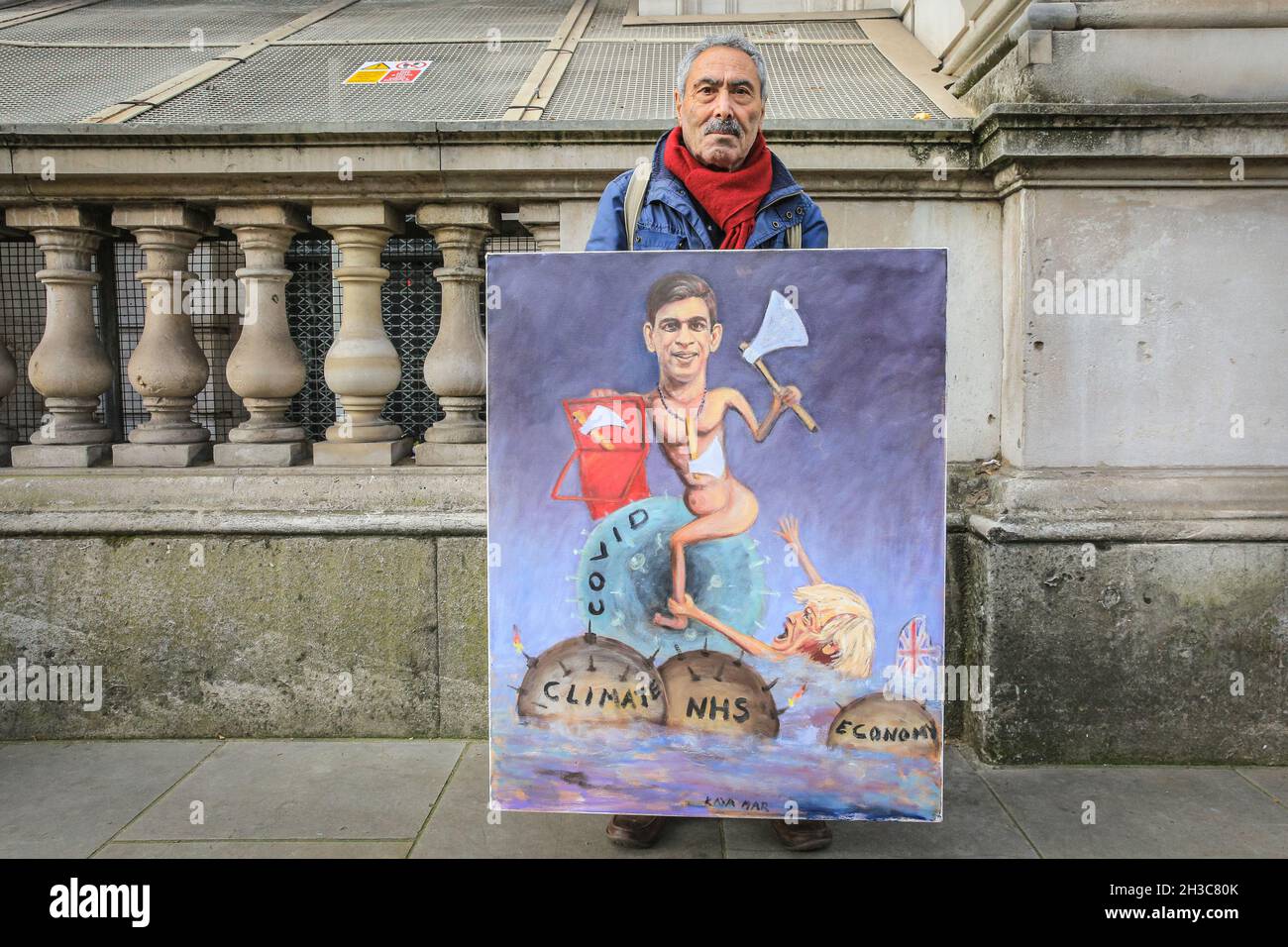 Westminster, London, Großbritannien. Oktober 2021. Künstler Kaya Mar mit einem neuen satirischen Gemälde, das Kanzler Rishi Sunak mit der berühmten roten Schachtel zeigt. Kredit: Imageplotter/Alamy Live Nachrichten Stockfoto