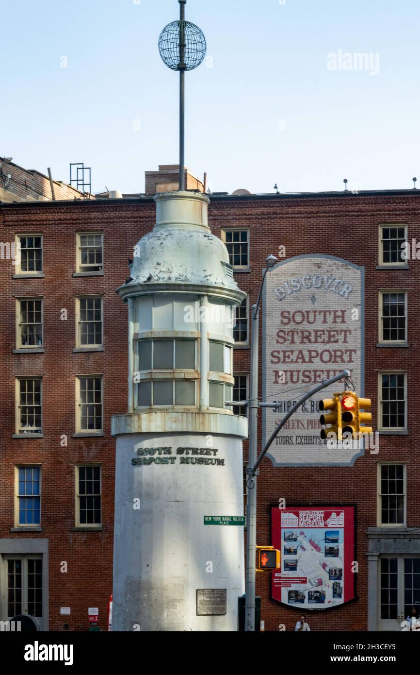 The Titanic Memorial Lighthouse, South Street Seaport, NYC, USA, 2021 Stockfoto
