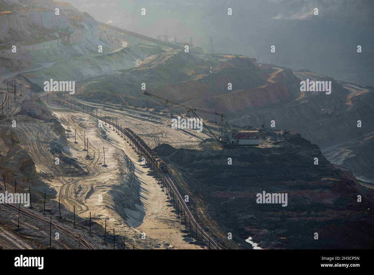 Tagebau in Bergbau- und Verarbeitungsanlage. Stockfoto