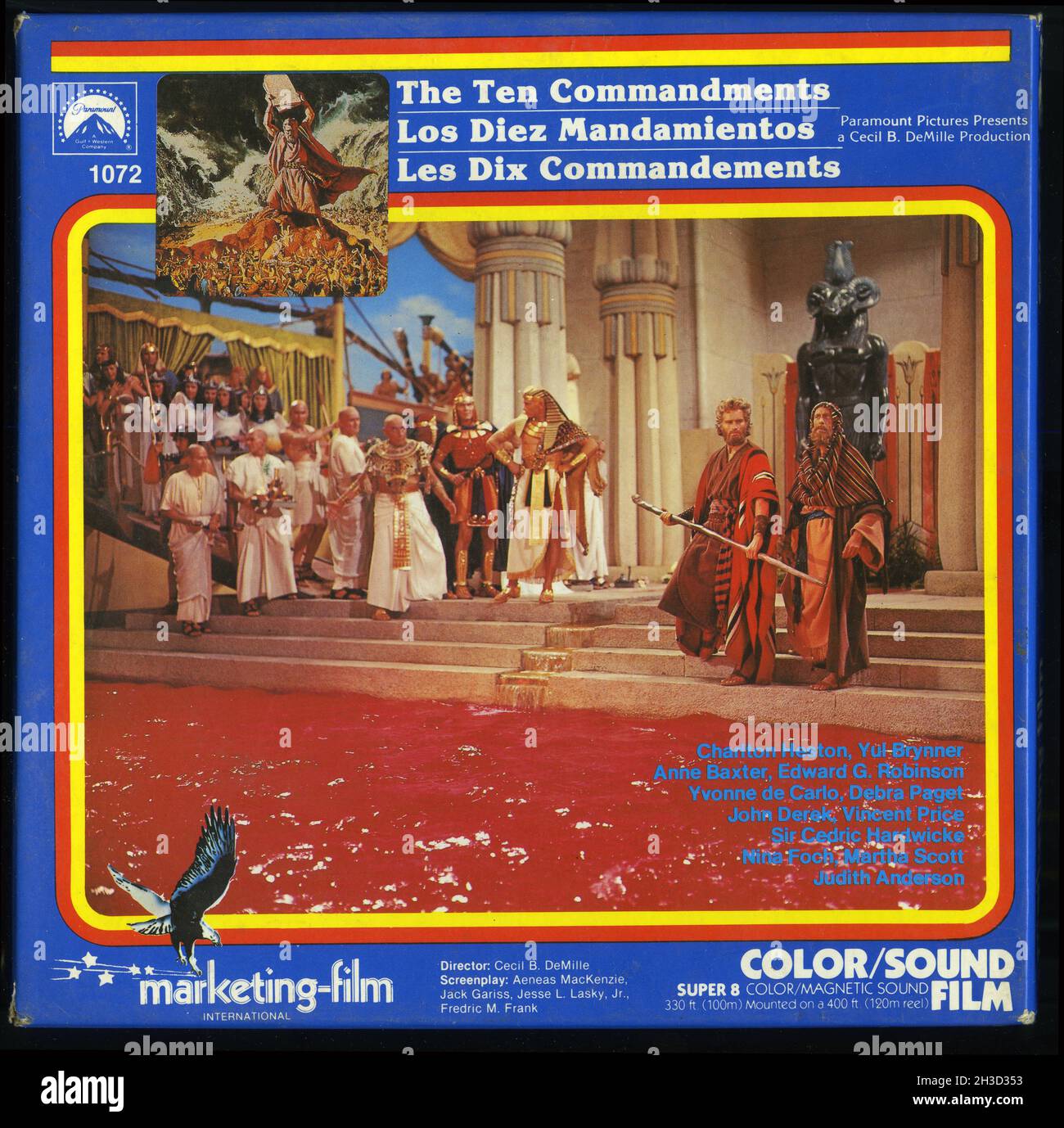 Frontcover eines Super 8 Films aus dem MGM Film The Ten Commandments von 1956 mit Charlton Heston und Yul Brynner. Stockfoto