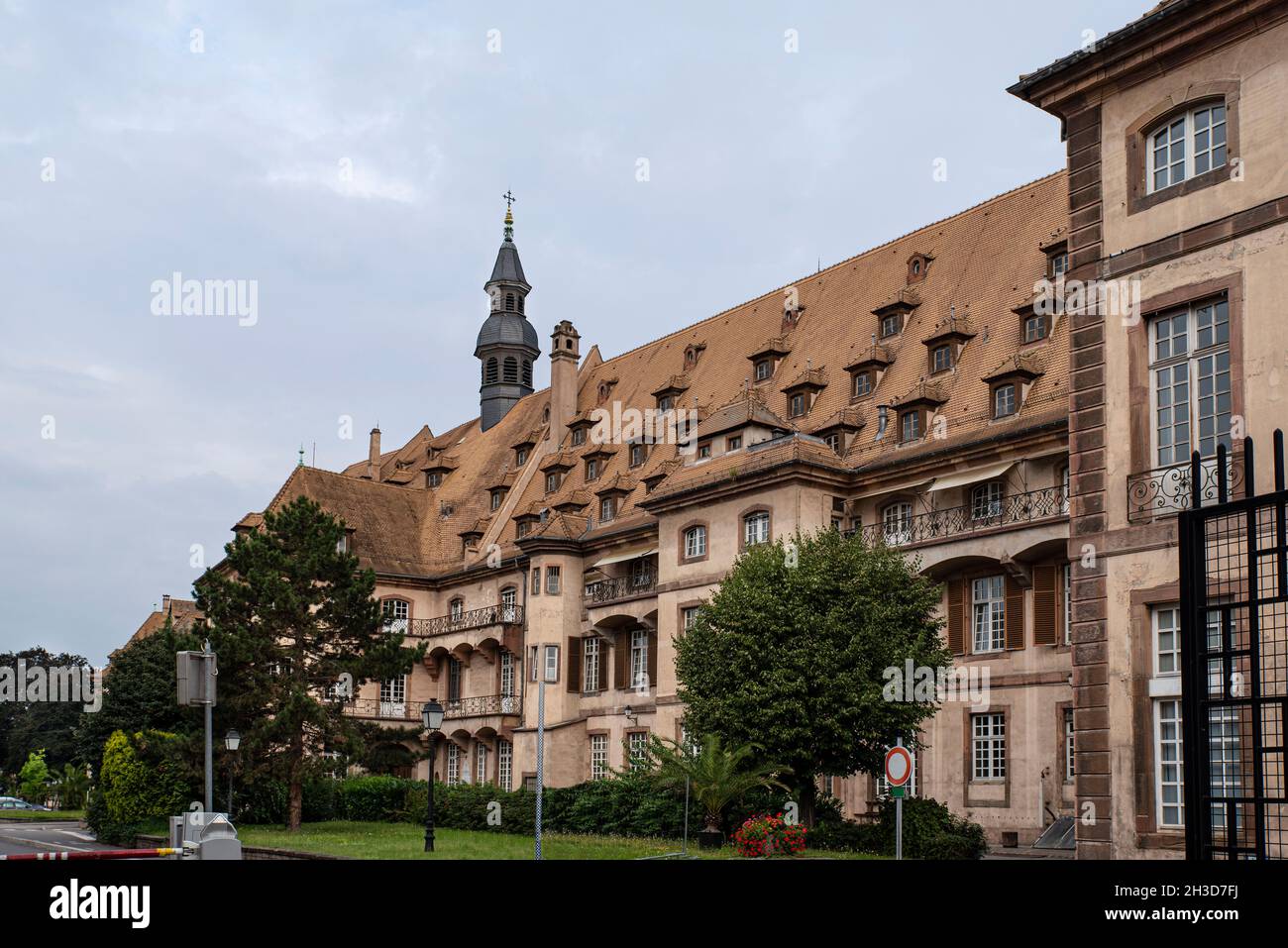 Historisches Gebäude des Straßburger Stadtkrankenhauses Stockfoto