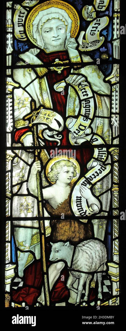 Ein Buntglasfenster bei den Kempe Studios (1901). Die Heiligen Anne und der junge Johannes der Täufer, St. Andrew's Church, Denton, Lincolnshire Stockfoto