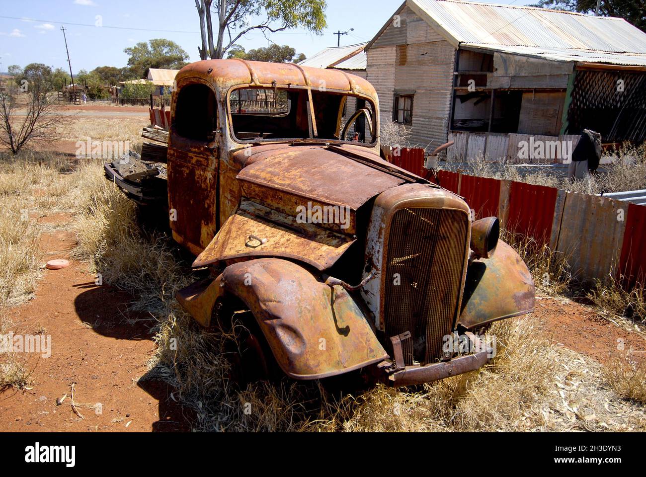 Autounfall in der Ghosttown Gwalia, Australien, Westaustralien Stockfoto