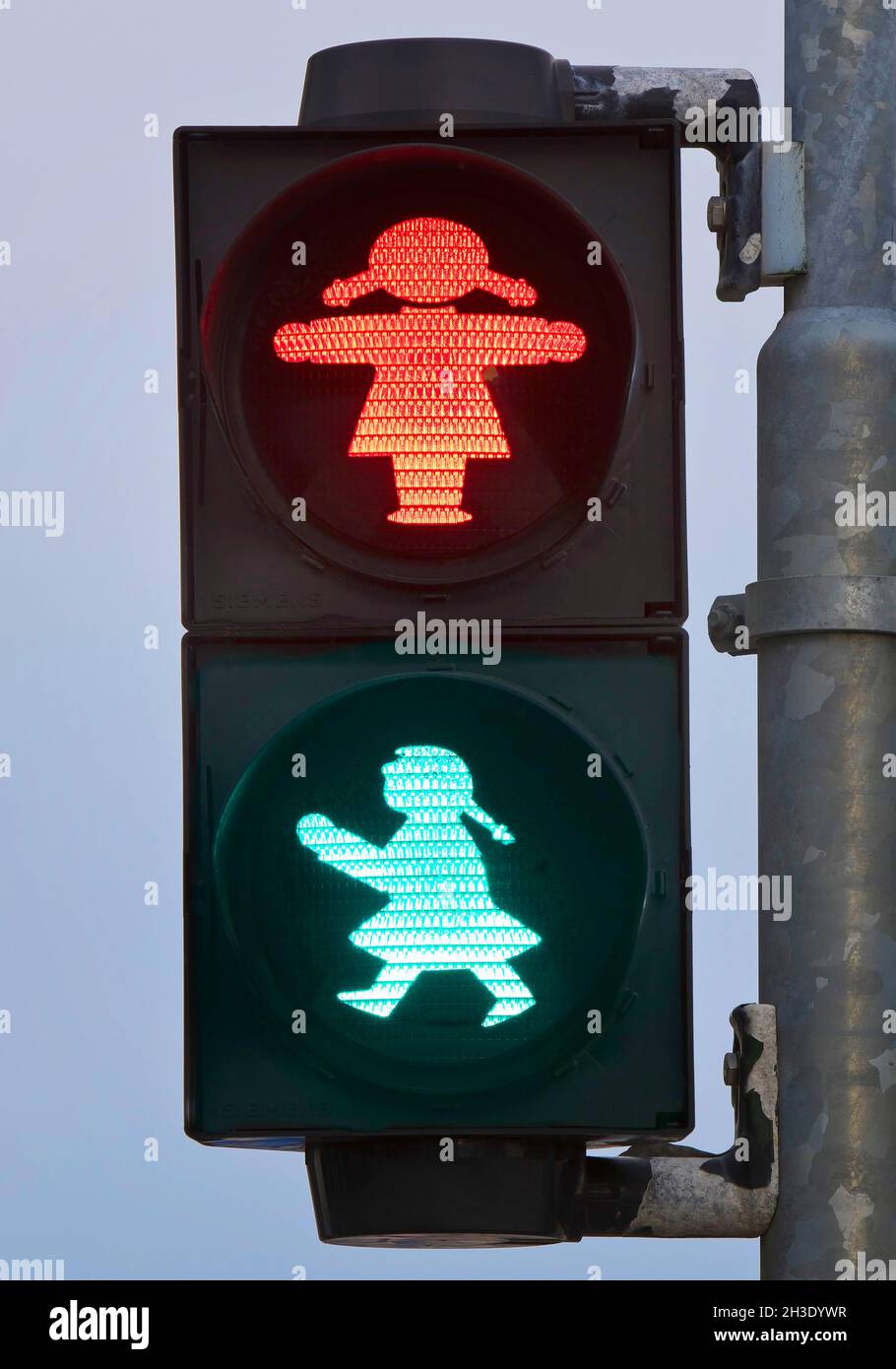 Fußgängerampel mit roter und grüner Ampelfrau, Island, Reykjavik Stockfoto