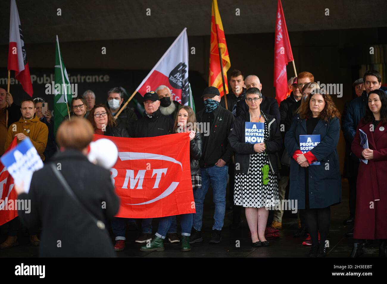 Edinburgh Schottland, Großbritannien Oktober 28 2021. Die Eisenbahngewerkschaften versammeln sich im schottischen Parlament, um eine Vision für die schottischen Eisenbahnen zu starten, und MSP kommen zu ihnen, um den Bericht zu sammeln. Kredit sst/alamy live News Stockfoto