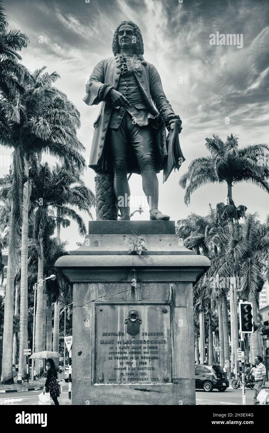 Statue von Bertrand-François Mahé, comte de La Bourdonnais, 1699 – 1753, Port Louis, Mauritius, Mascarene-Inseln. La Bourdonnais. Französisches Marinestützpunkt Stockfoto
