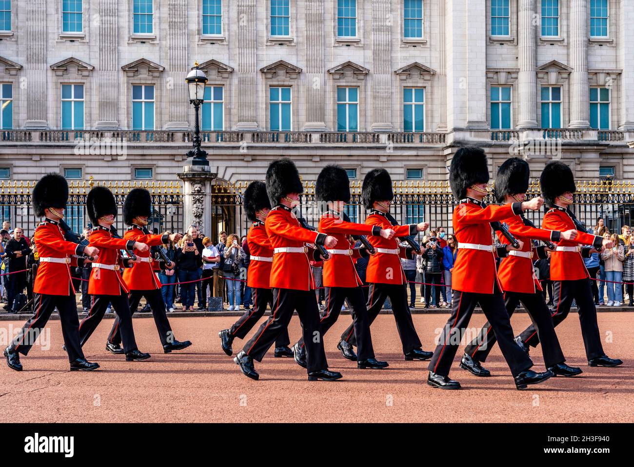 Wie Lange Stehen Die Wachen Vor Dem Buckingham Palace Wache wechseln im buckingham palace -Fotos und -Bildmaterial in hoher