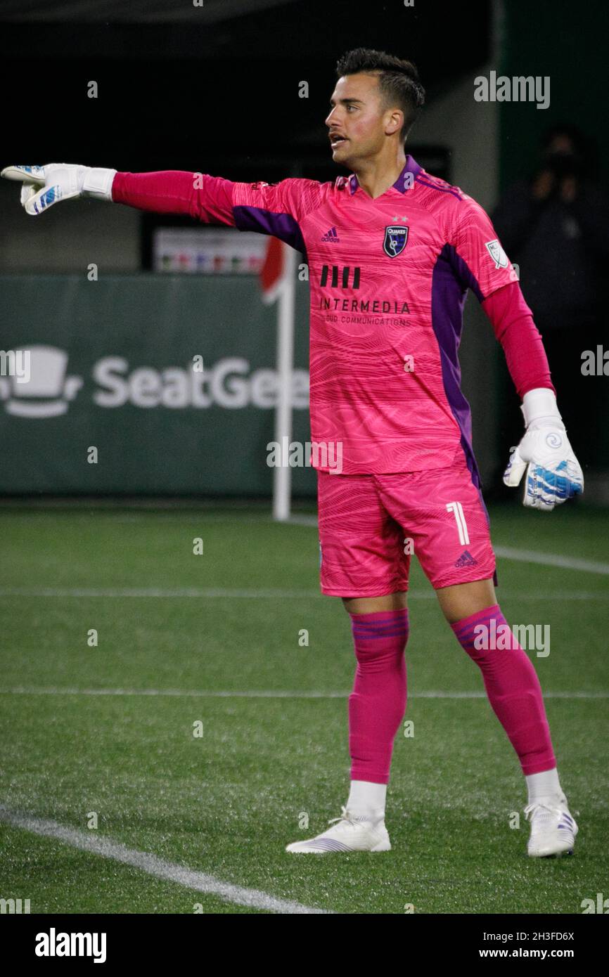 Beben Torhüter JT Marcinkowski Gesten im Abfeld. Die Hölzer von Portland schlugen am 27. Oktober 2021 das Erdbeben von San Jose 2-0 im Providence Park in Portland, Oregon, mit Toren von Diego Chara und einem Fahrradkick von Dairon Asprilla, wobei sie eine Verliererreihe aus drei Spielen brachen und die Playoff-Hoffnungen am Leben hielten. (Foto von John Rudoff/Sipa USA) Stockfoto