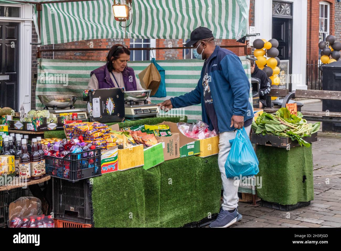 Markttag in High Wycombe, Buckinghamshire, England, Großbritannien Stockfoto