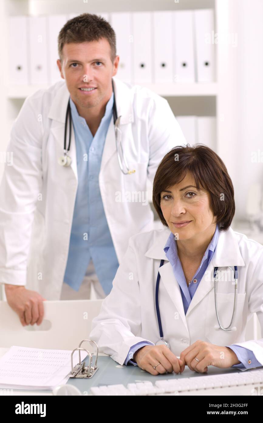 Ärzte im Büro Stockfoto