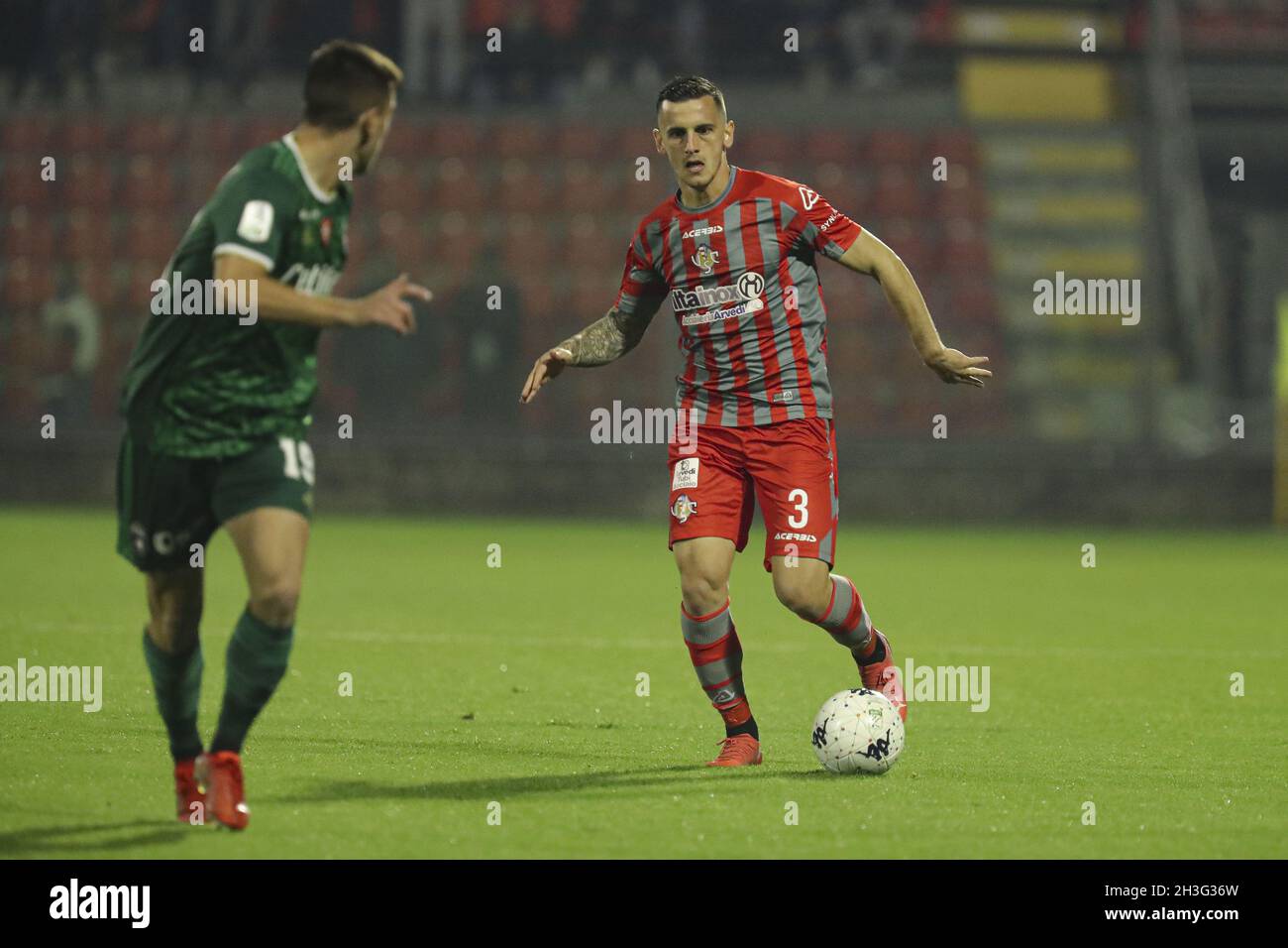 Cremona, Italien. Oktober 2021. Emanuele Valeri (Cremonese) in Aktion während US Cremonese vs AC Pisa, Italian Football Championship League BKT in Cremona, Italien, Oktober 28 2021 Quelle: Independent Photo Agency/Alamy Live News Stockfoto