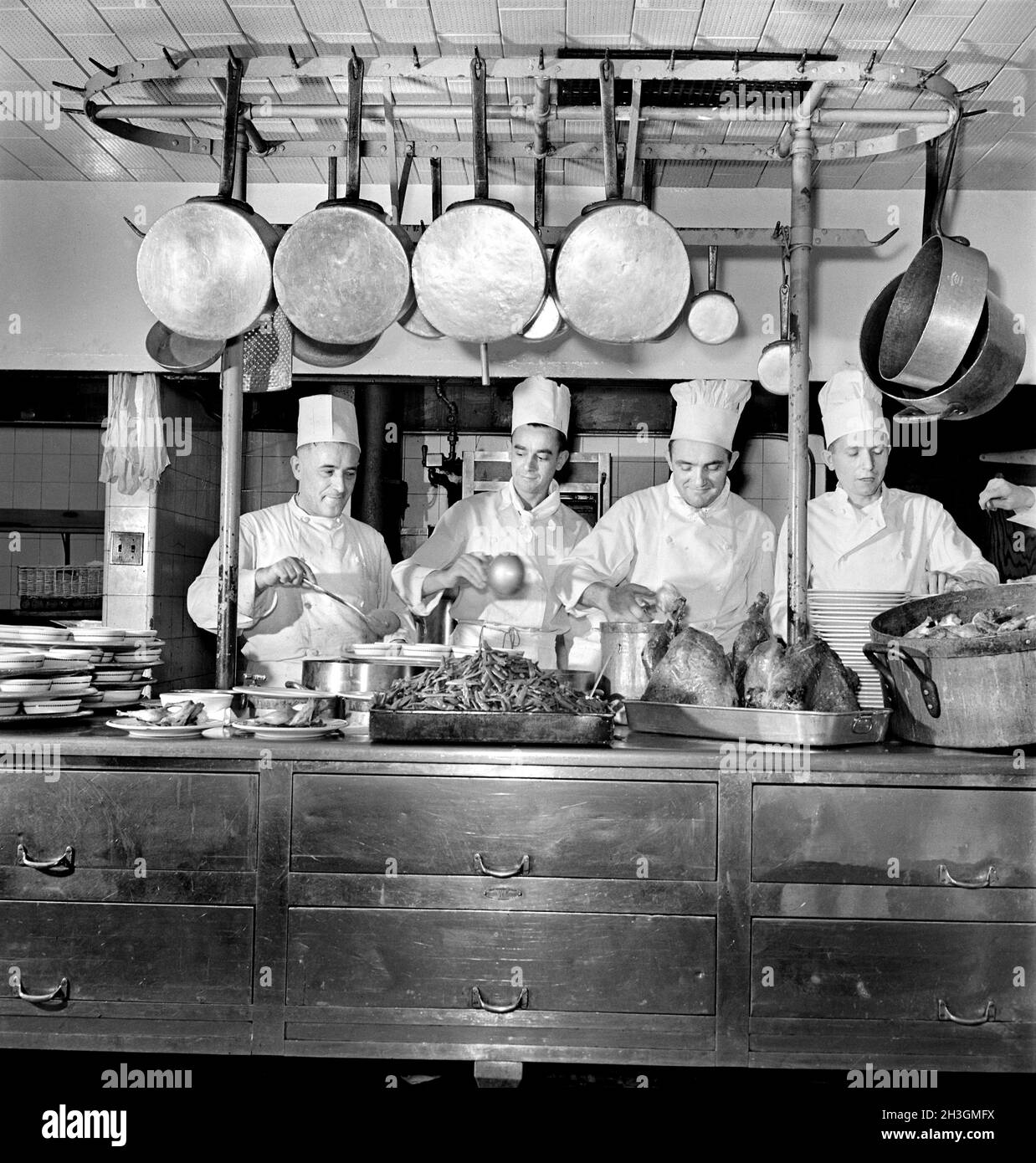 Küchenchefs in einem der Fred Harvey Restaurants, Union Station, Chicago, Illinois, USA, Jack Delano, U.S. Farm Security Administration, U.S. Office of war Information Photograph Collection, Januar 1943 Stockfoto