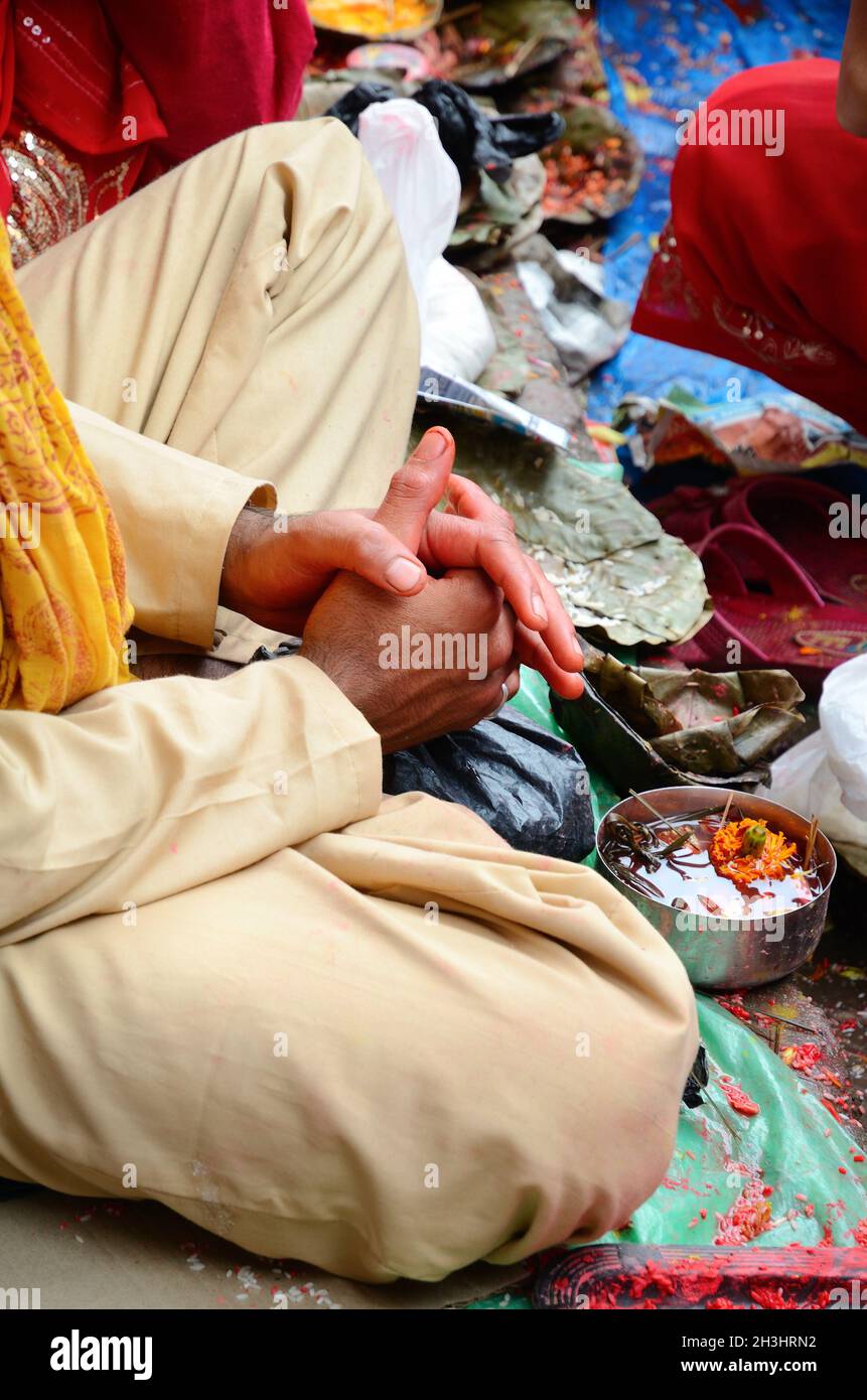 Hände von Brahmanen Stockfoto