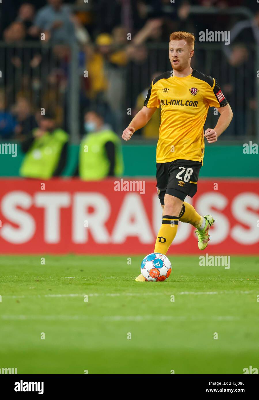 Dresden, Deutschland. Oktober 2021. Fußball: DFB-Pokal, 2. Runde, Dynamo Dresden - FC St. Pauli im Rudolf-Harbig-Stadion. Dresdens Spieler Paul wird am Ball sein. Kredit: Jan Woitas/dpa-Zentralbild/dpa - WICHTIGER HINWEIS: Gemäß den Bestimmungen der DFL Deutsche Fußball Liga und/oder des DFB Deutscher Fußball-Bund ist es untersagt, im Stadion und/oder vom Spiel aufgenommene Fotos in Form von Sequenzbildern und/oder videoähnlichen Fotoserien zu verwenden oder zu verwenden./dpa/Alamy Live News Stockfoto