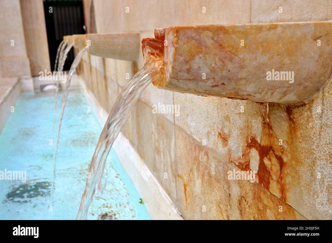 Brunnen in einer Straße von Malaga, Spanien Stockfoto