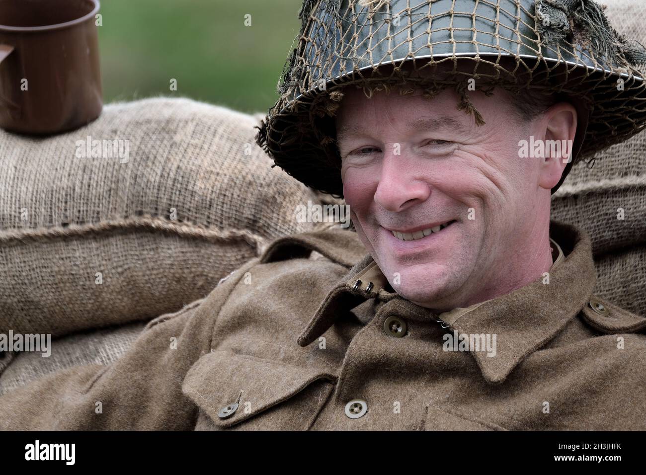 Yorkshire Kriegserfahrung. Leeds, August 2021. Schauspieler im britischen Weltkrieg zwei Uniform. Stockfoto