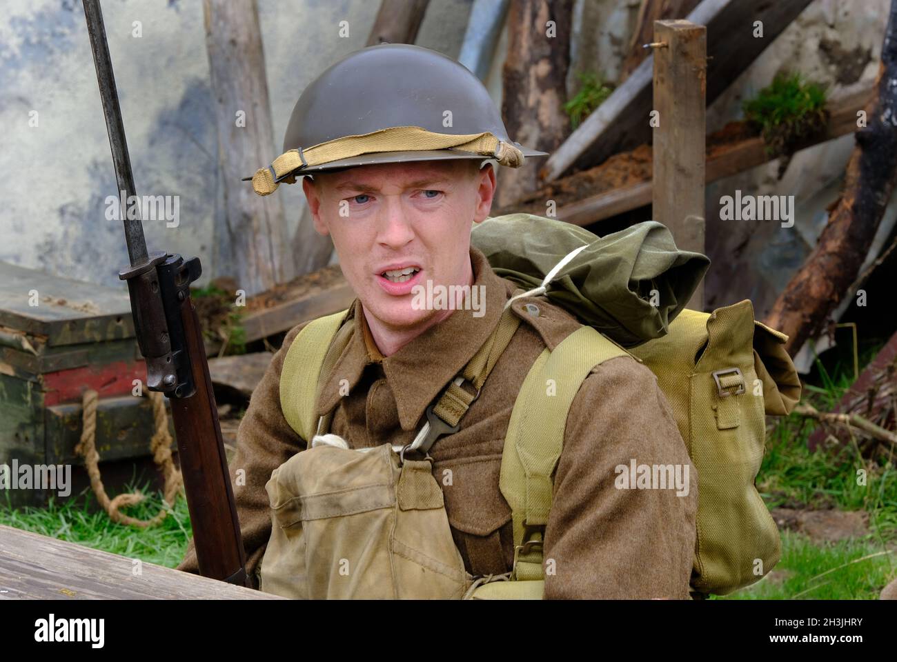 Yorkshire Kriegserfahrung. Leeds, August 2021. Schauspieler im britischen Weltkrieg zwei Uniform. Stockfoto