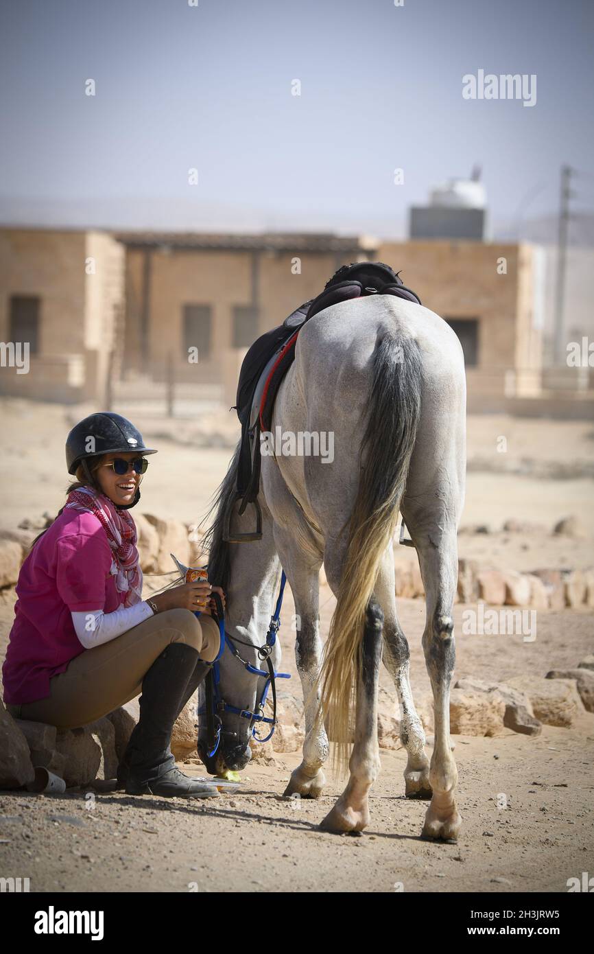 Camille Cerf (Miss France 2015) während der Galoppien von Jordan 2021 in der Wadi Rum Wüste nach Petra am 28. Oktober 2021, in der Wadi Rum Wüste, Jordanien - Foto Christophe Bricot / DPPI Stockfoto