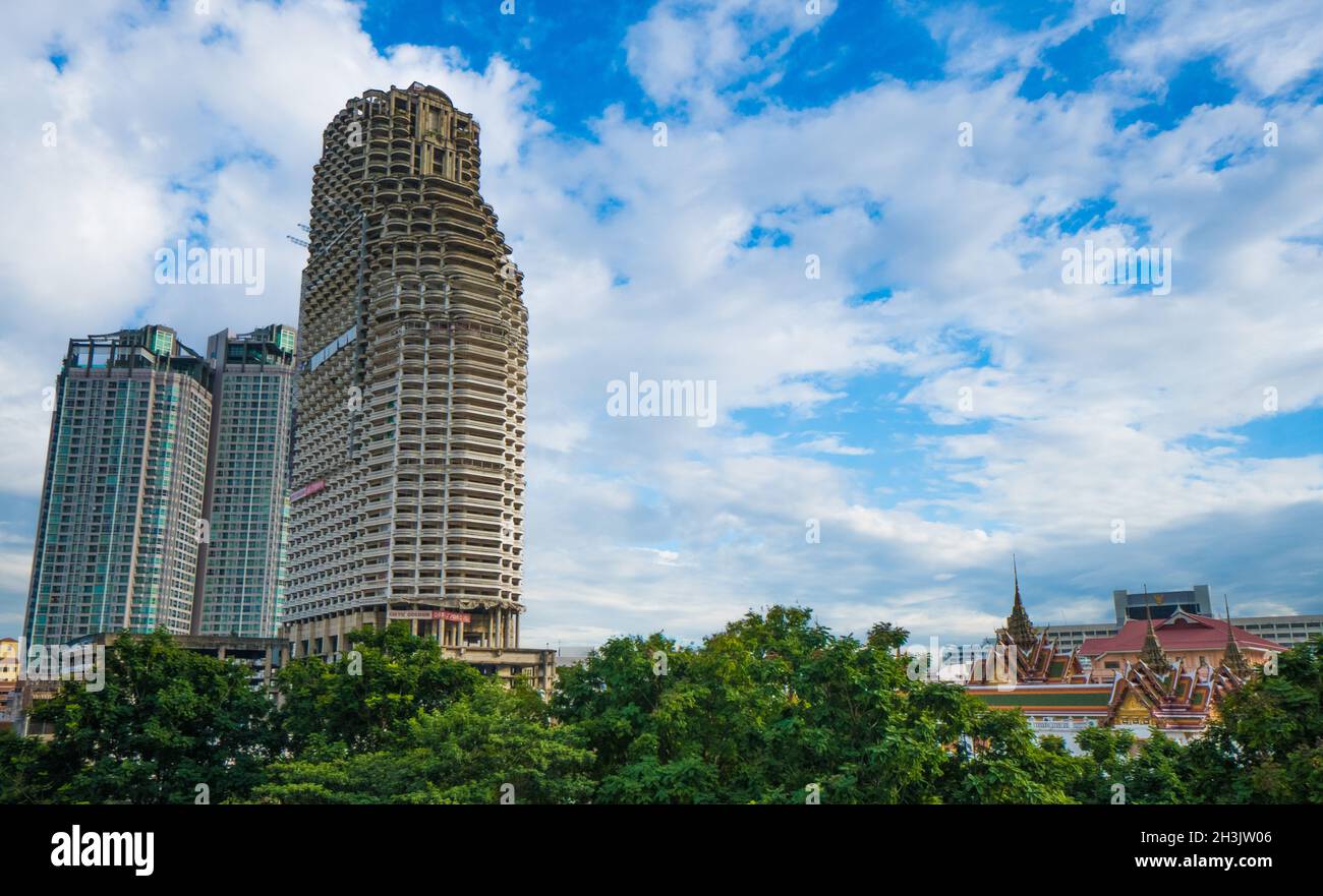 Das verlassene Sathorn einzigartige Gebäude in Bangkok Stockfoto