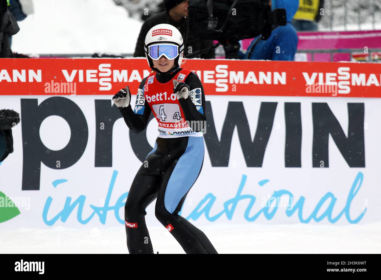 FIS World Cup Skisprung Frauen - Teamwettbewerb Stockfoto