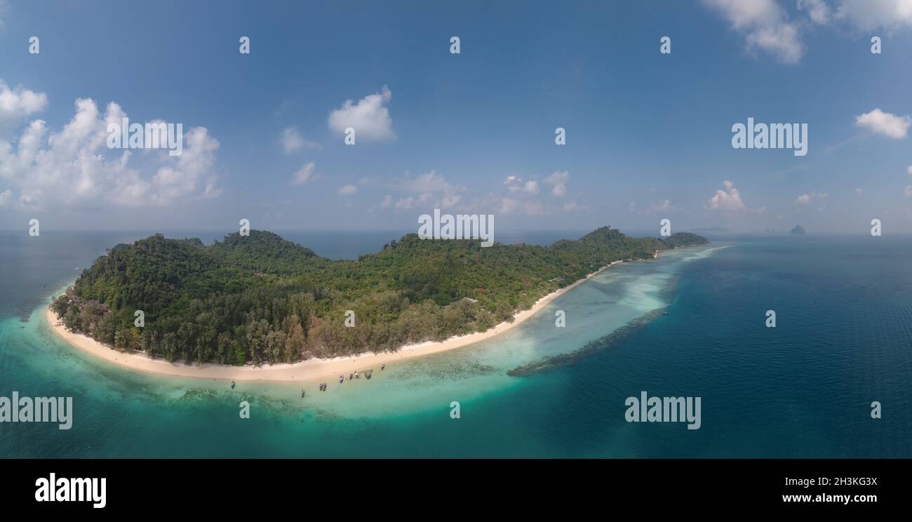 Luftaufnahme der wunderschönen tropischen Paradiesinsel in Thailand Stockfoto