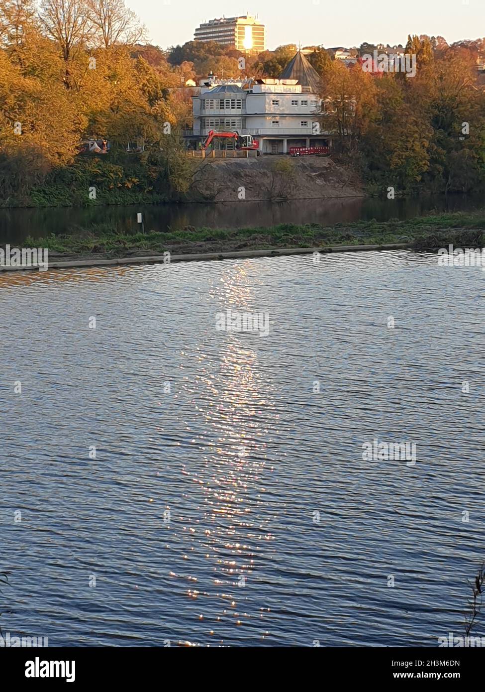 Spaziergang entlang der Ruhr in Mülheim Stockfoto