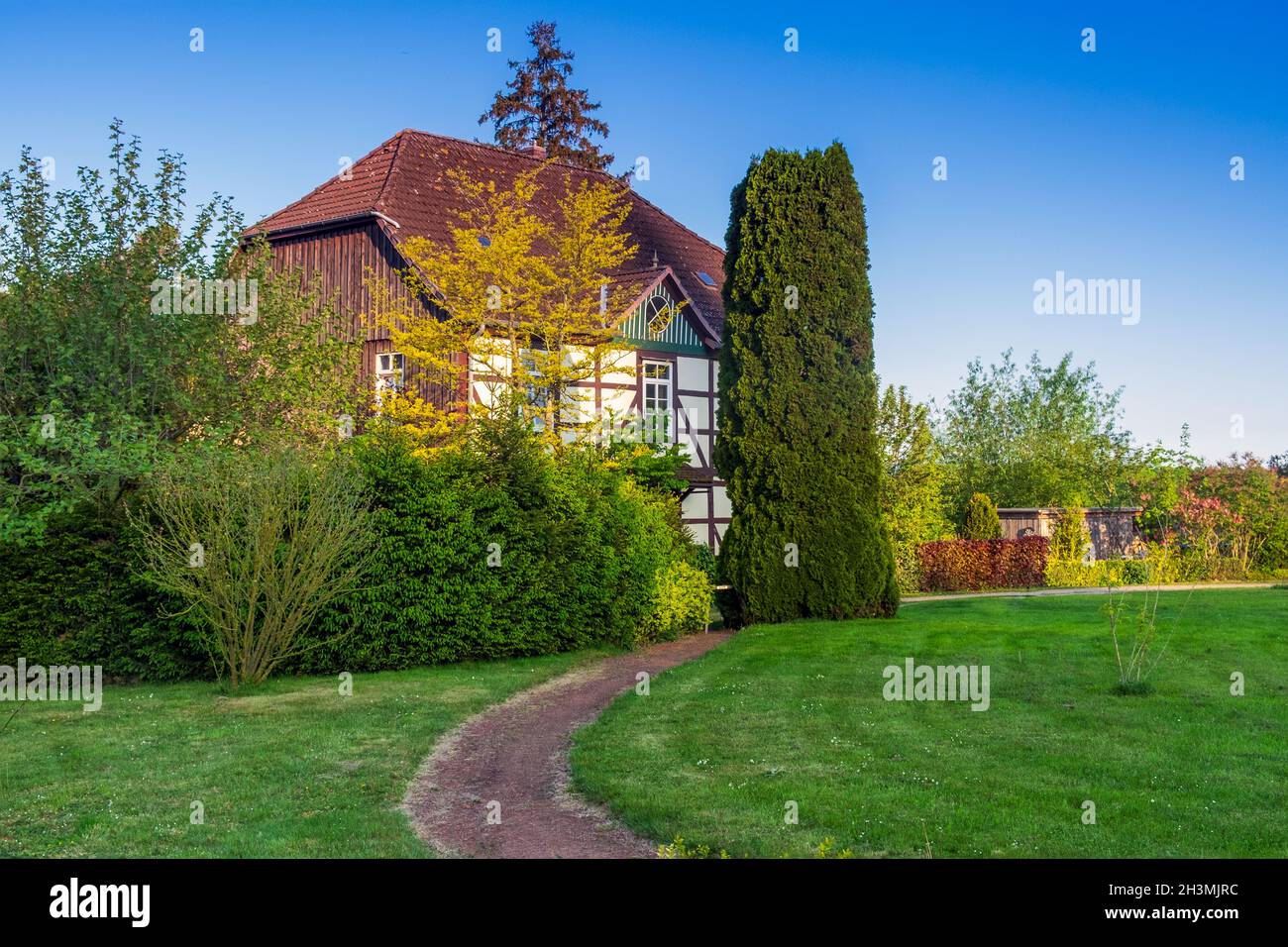 Herrschaftliches Landhaus mit Gartenpark, Deutschland Stockfoto