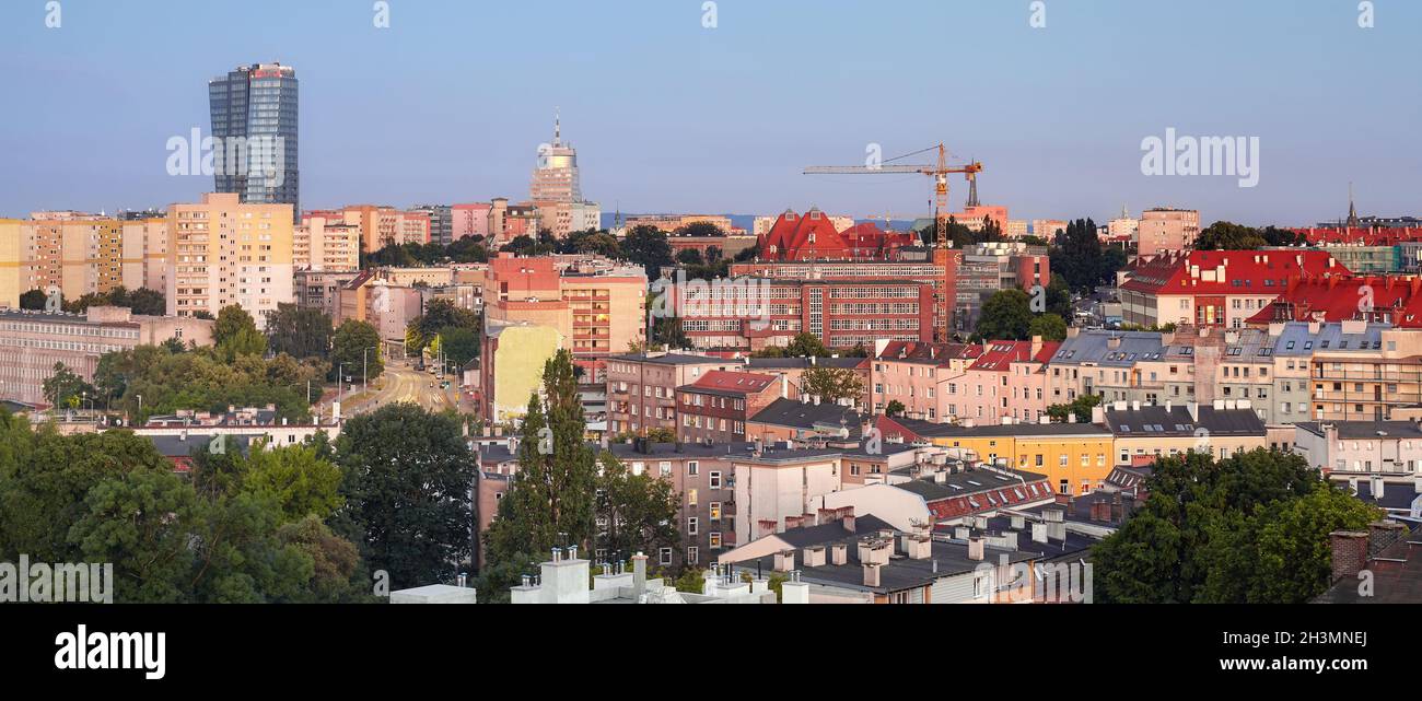 Luftpanorama der Innenstadt von Stettin bei Sonnenuntergang, Polen. Stockfoto