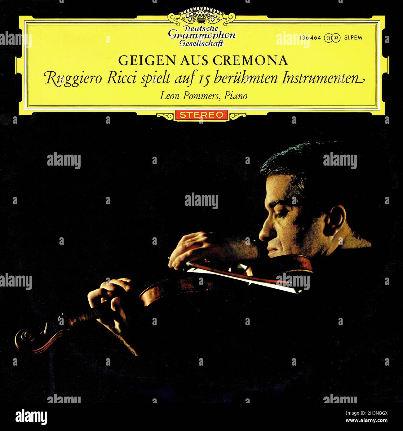 Geigen aus Cremona - The Glory of Cremona - Ruggiero Ricci spielt auf fünfzehn berühmten Geigen - Deutsche Grammophon 1 - Classical Music Vintage Vinyl Record Stockfoto