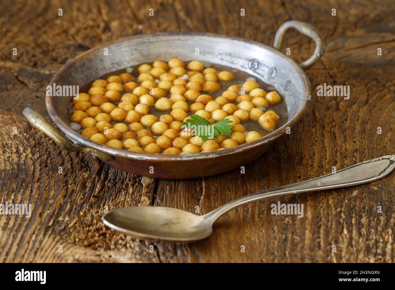 Gebackene Erbsensuppe Stockfoto