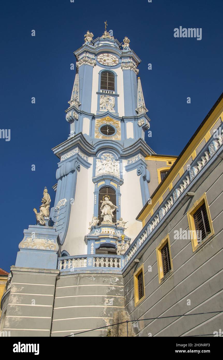 Dürnstein, eine kleine Stadt an der Donau im Kreis Krems-Land, gehört zu den meistbesuchten touristischen Destinationen in der Wachau. Stockfoto