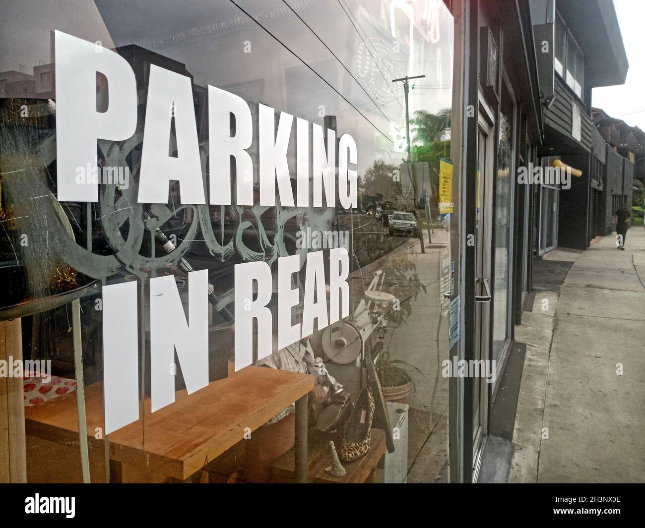 Kein Platz zum Parken auf der Straße Stockfoto