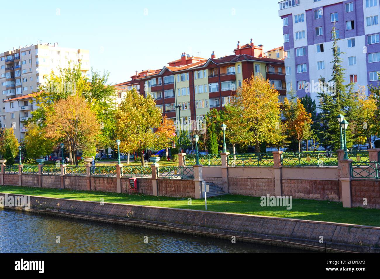 Porsuk Riverside Trees and Park at Eskisehir Turkey Stockfoto