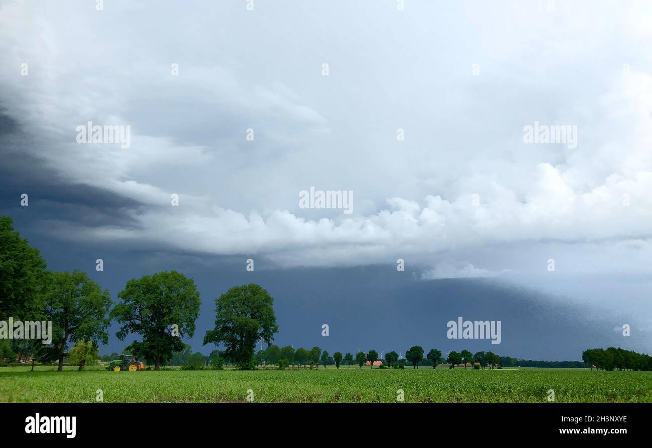 Tempest storm Fotos und Bildmaterial in hoher Auflösung Alamy