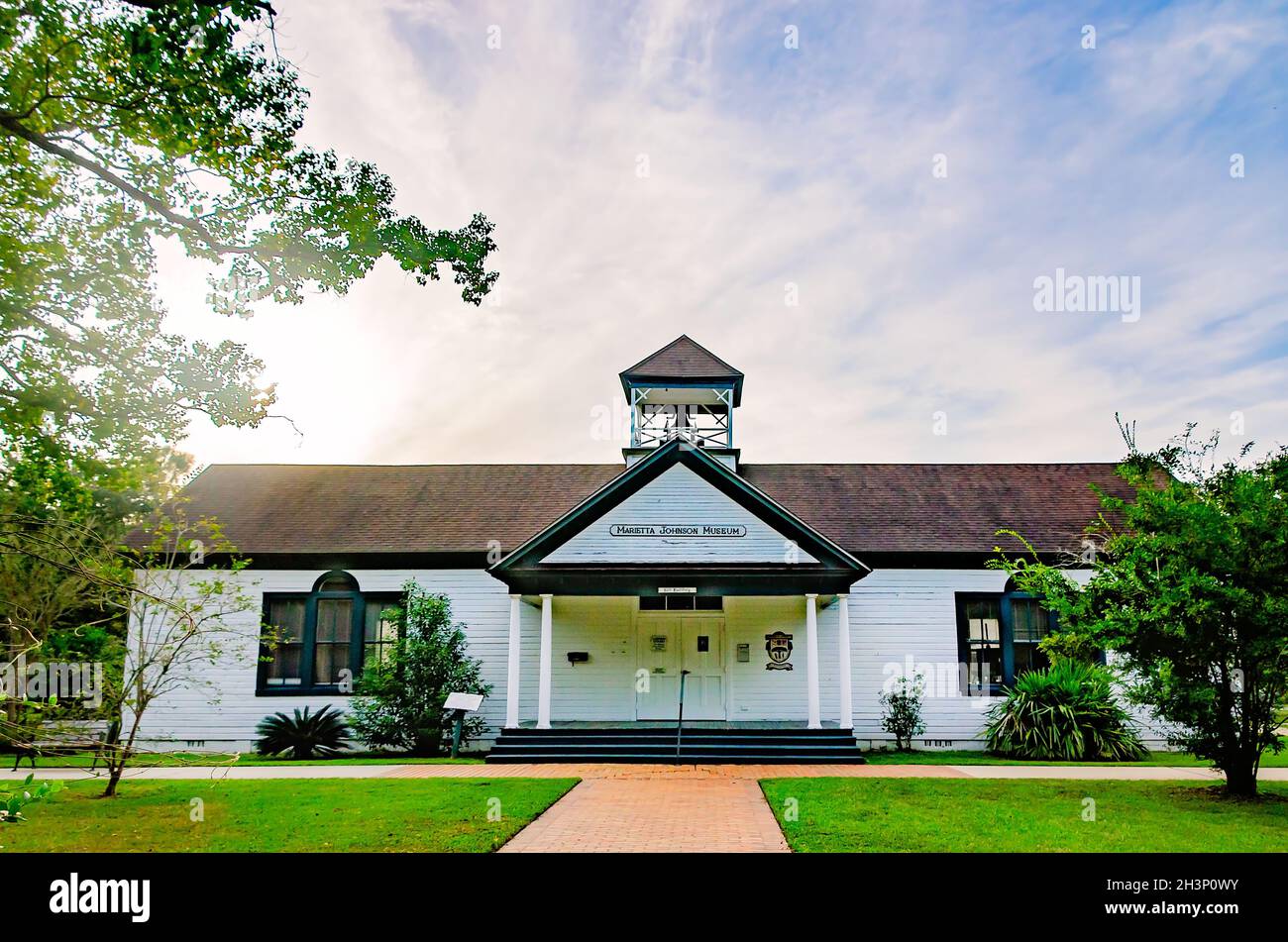 Das Bell Building, in dem sich das Marietta Johnson Museum befindet, ist auf dem Campus des Coastal Alabama Community College in Fairhope, Alabama, abgebildet. Stockfoto