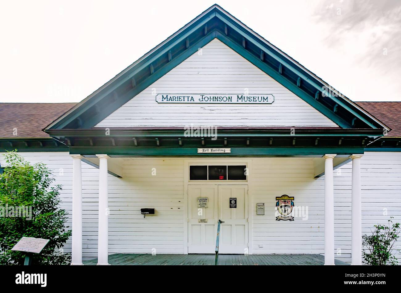 Das Bell Building, in dem sich das Marietta Johnson Museum befindet, ist auf dem Campus des Coastal Alabama Community College in Fairhope, Alabama, abgebildet. Stockfoto