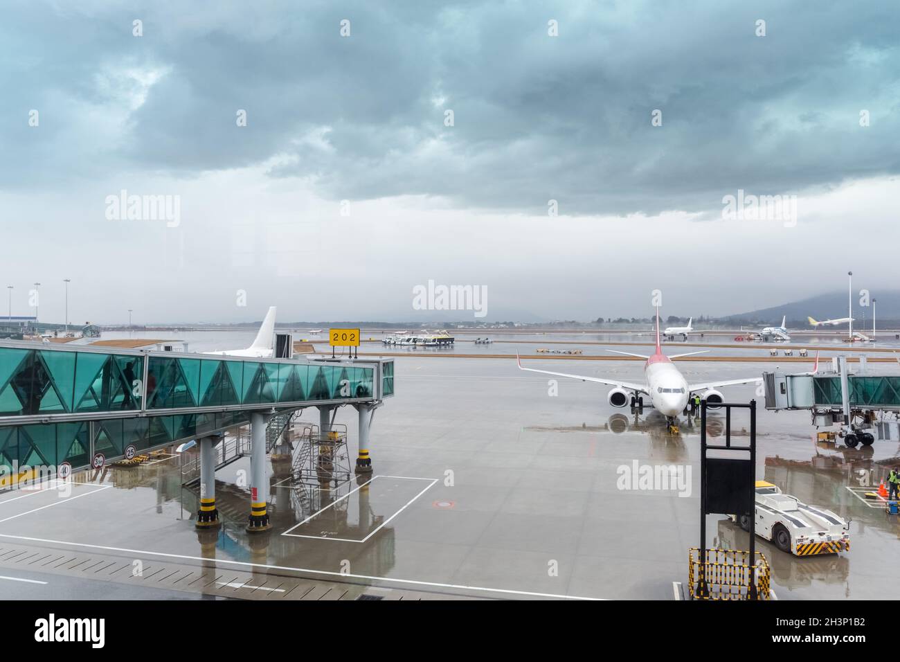 Flughafen in Regen Stockfoto
