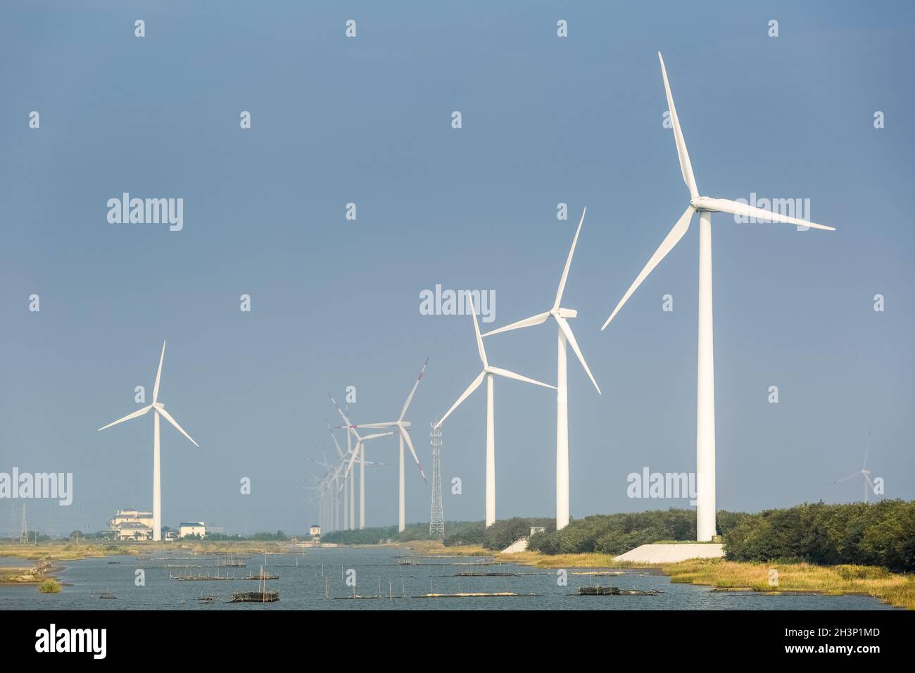 Windparks an der Küste Stockfoto