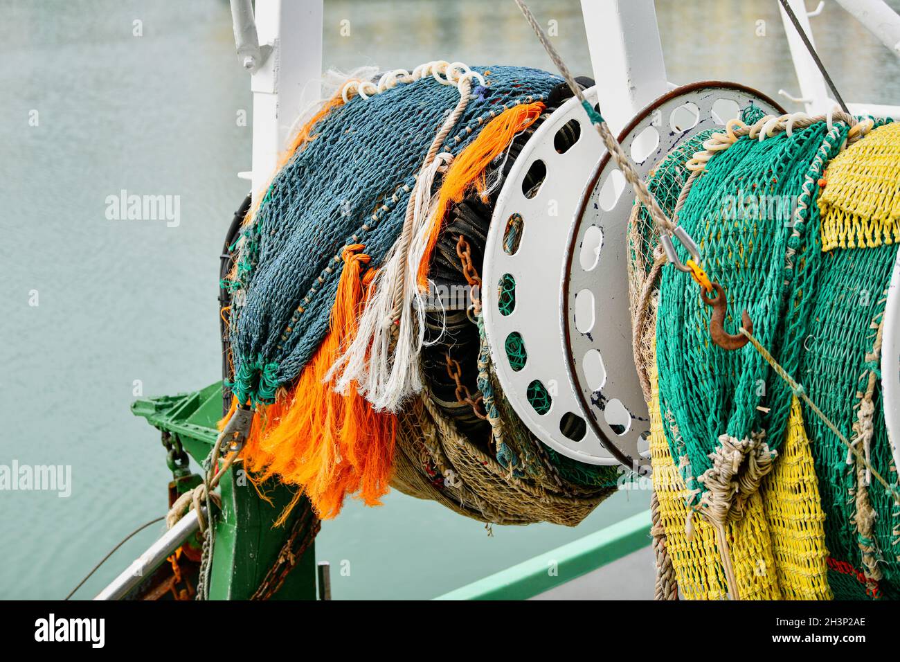 Fischernetze auf dem Fischerboot Stockfoto