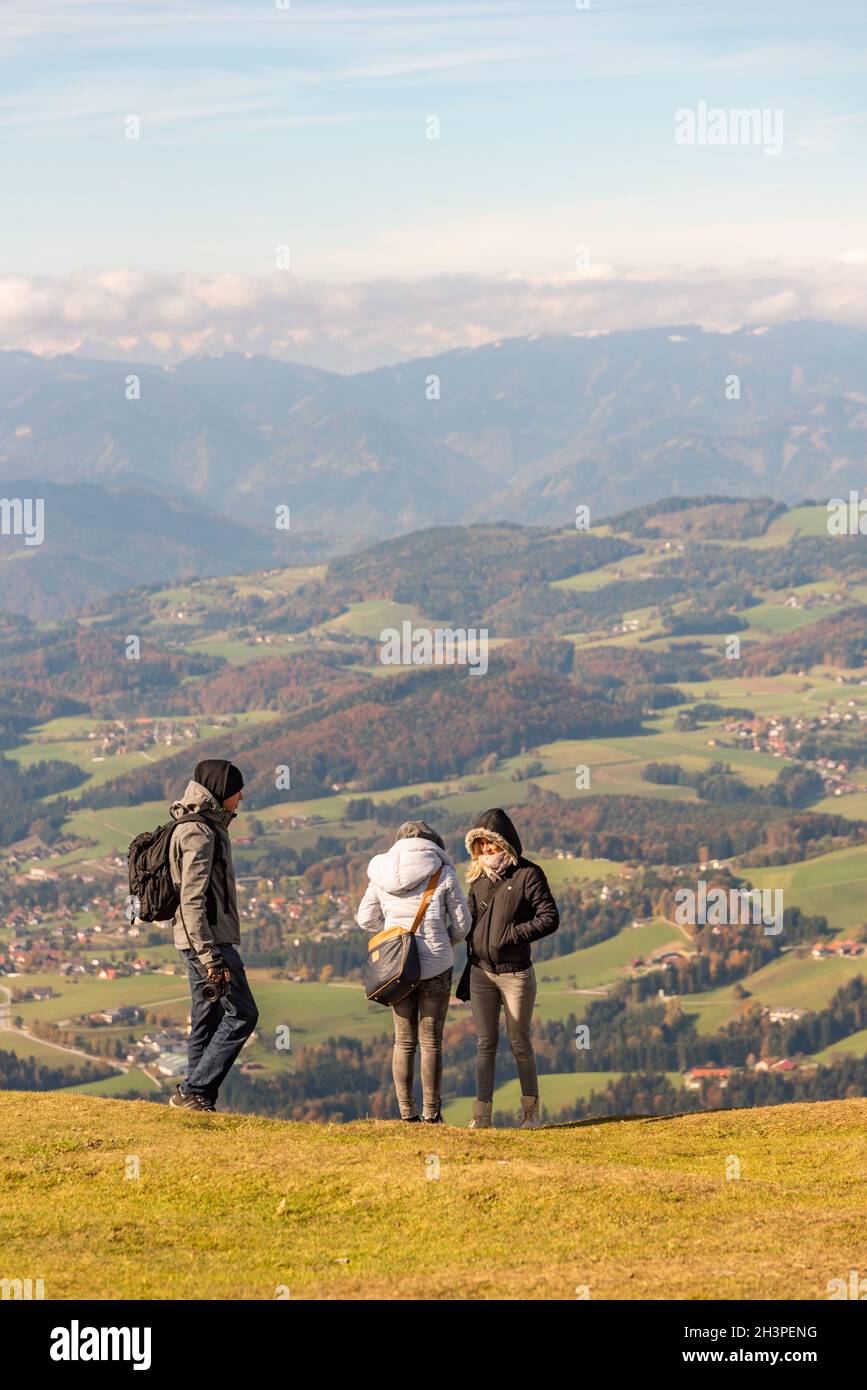 Blick von Schockl Berg in Graz. Touristen vor Ort in Graz in der Steiermark. Stockfoto