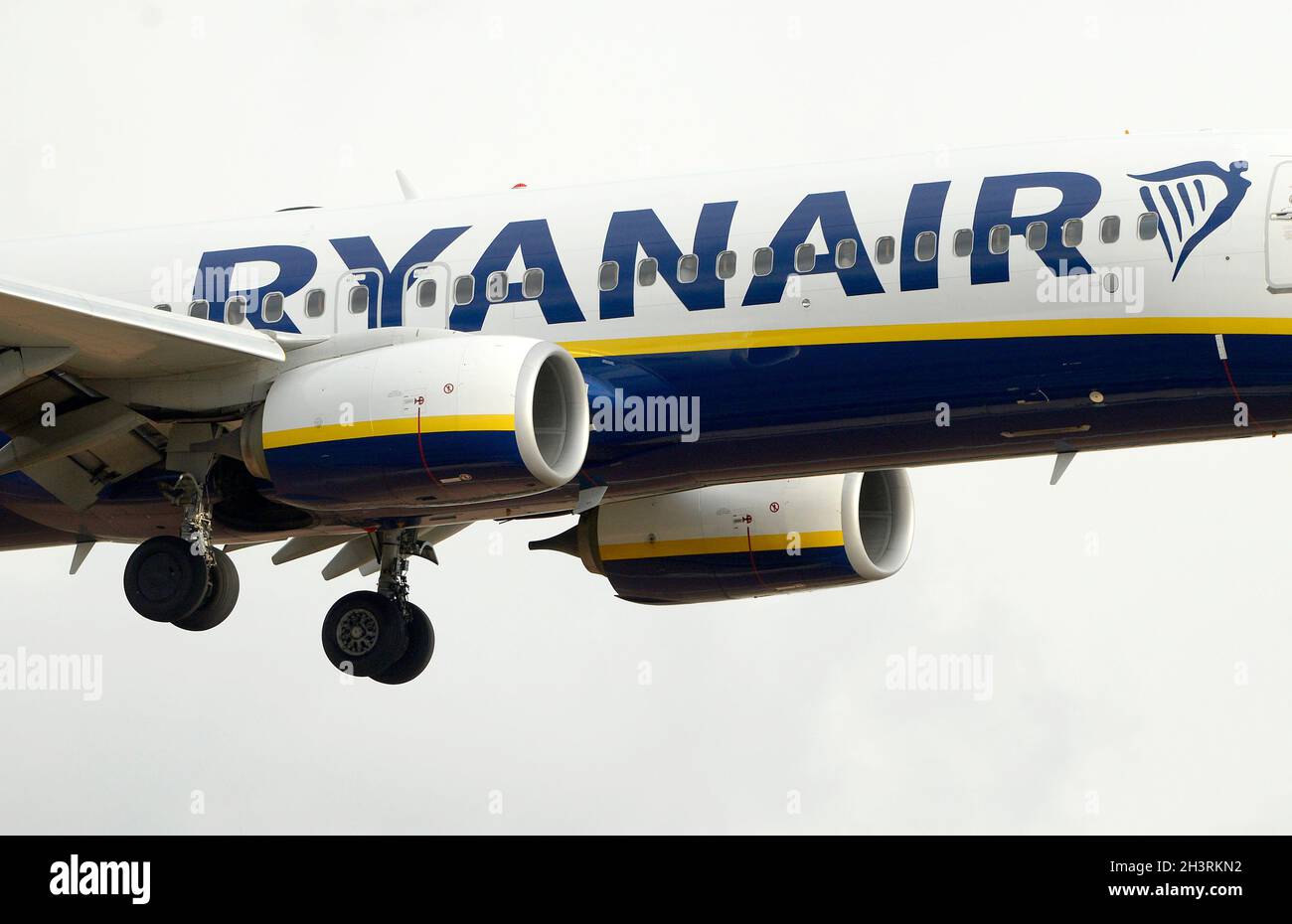 Ryanair Boeing 737 fährt zum Flughafen von Palma de Mallorca Stockfoto