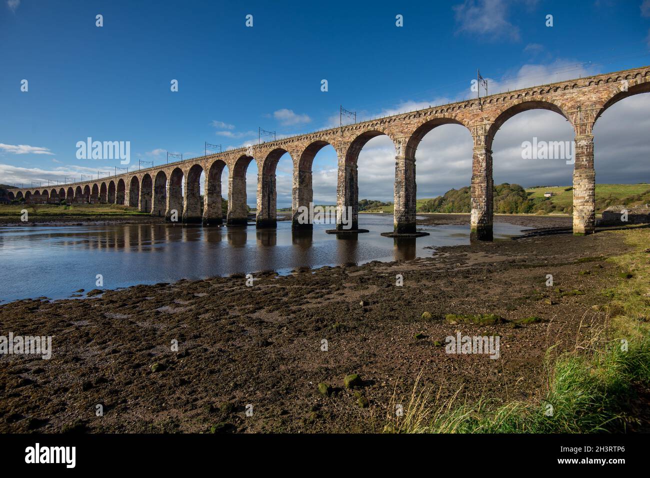 Die Royal Border Bridge, die die wichtigste Eisenbahnverbindung der Ostküste zwischen London und Edinburgh führt, war die letzte Verbindung, die 1850 auf der Strecke fertiggestellt wurde Stockfoto
