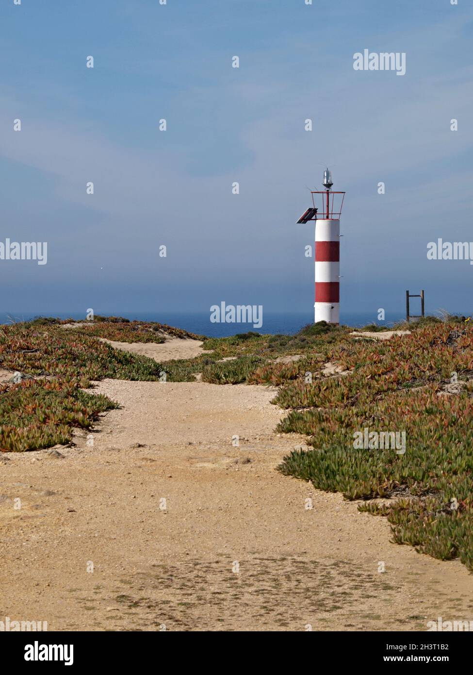Leuchtturm an der Küste von Alentejo - Portugal Stockfoto
