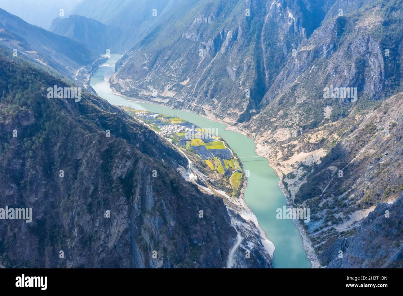 Flusslandschaft des Nujiang Stockfoto