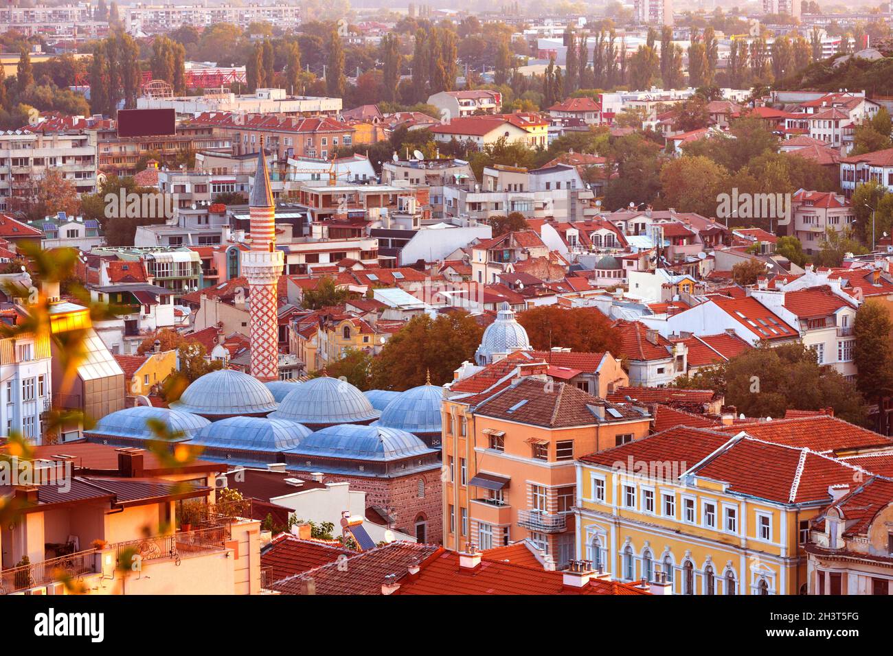 Plovdiv, Bulgarien Luftbild Skyline Panorama mit Minarett der Dzhumaja Moschee Stockfoto